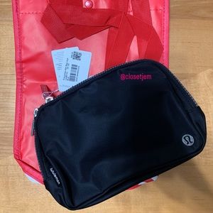 NWT Lululemon Everywhere Belt Bag Large - Black